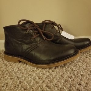 UGG Leighton Chukka Boots